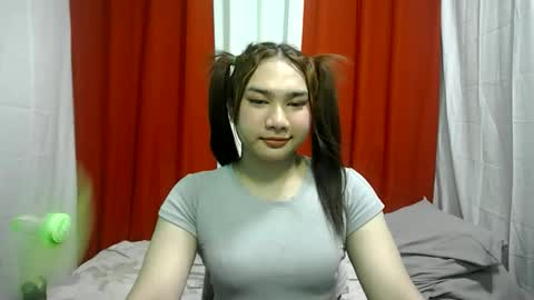 Snapshot of simply_francine chatting on March 11, 7:03 am simply francine online show from March 11, 7:03 am