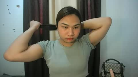 Snapshot of simply_francine chatting on June 17, 12:13 am simply francine online show from June 17, 12:13 am