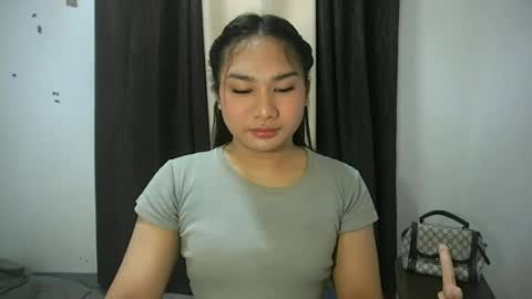 Snapshot of simply_francine chatting on June 28, 8:37 pm simply francine online show from June 28, 8:37 pm