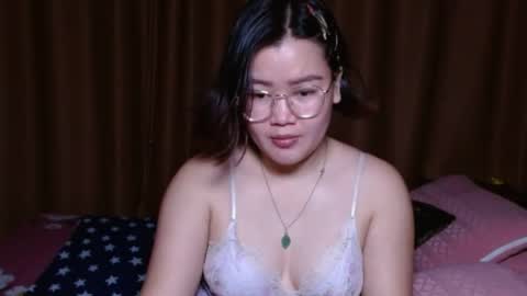Snapshot of simply_niki chatting on April 11, 10:08 am zia online show from April 11, 10:08 am