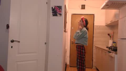 simyhvn online show from February 19, 5:36 am