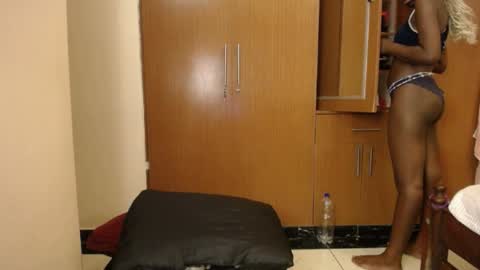 Elsie  online show from March 29, 8:53 pm