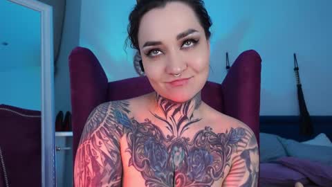 Ms. Sindel online show from January 18, 4:53 pm