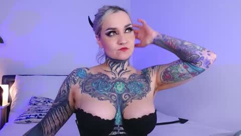 Snapshot of sindeleros chatting on October 10, 1:43 pm Ms. Sindel online show from October 10, 1:43 pm