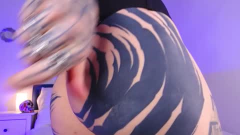 Snapshot of sindeleros chatting on October 12, 1:43 pm Ms. Sindel online show from October 12, 1:43 pm