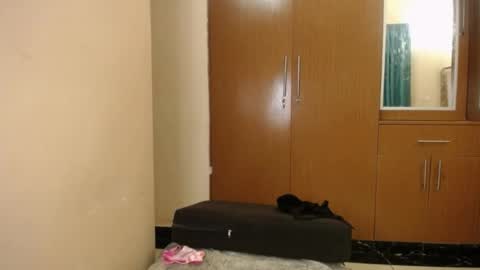 Elsy online show from May 27, 1:57 am