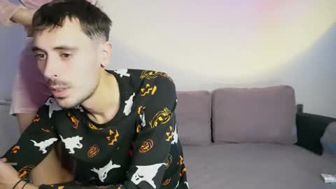 Snapshot of sinfulldesires chatting on October 5, 5:33 pm Two4Fun online show from October 5, 5:33 pm