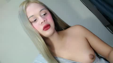 sinfulrose_ online show from May 4, 10:28 pm