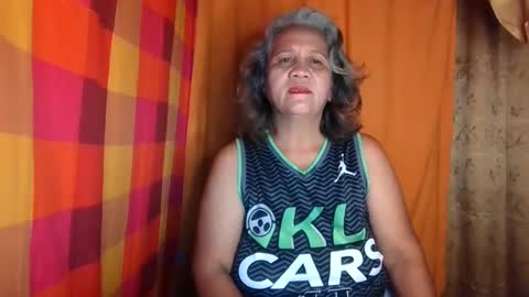 Snapshot of single_momma68 chatting on January 19, 12:50 pm Single momma68 online show from January 19, 12:50 pm