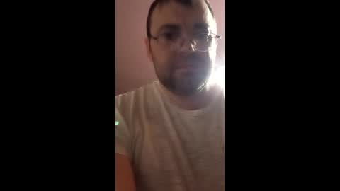 Snapshot of singleguy8716 chatting on February 4, 4:29 am singleguy8716 online show from February 4, 4:29 am