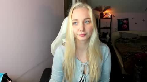Snapshot of singlemother5619 chatting on January 12, 2:56 am nika online show from January 12, 2:56 am