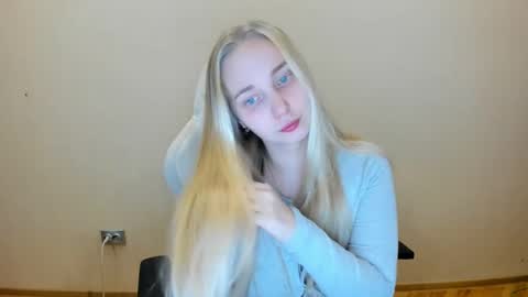 Snapshot of singlemother5619 chatting on February 24, 12:52 am nika online show from February 24, 12:52 am