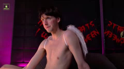 Snapshot of sinkisser chatting on October 29, 10:39 am WARREN online show from October 29, 10:39 am