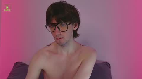 Snapshot of sinkisser chatting on November 5, 4:34 am WARREN online show from November 5, 4:34 am