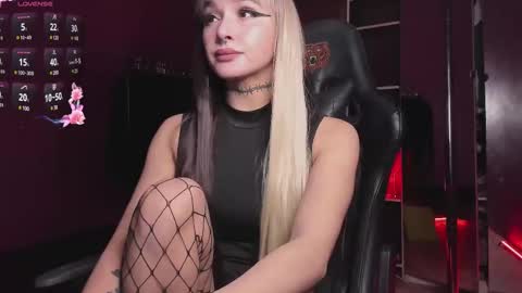 Your Queen of Sins  online show from December 21, 3:25 am