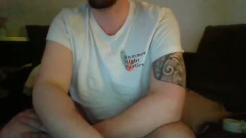 Snapshot of sinned09 chatting on February 16, 4:31 am sinned09 online show from February 16, 4:31 am