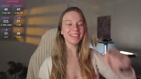 Snapshot of sinner_eve chatting on June 11, 3:26 am Aurora online show from June 11, 3:26 am