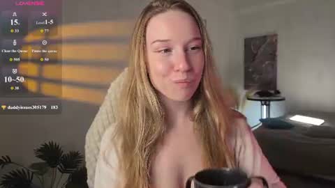 Snapshot of sinner_eve chatting on June 13, 3:26 am Aurora online show from June 13, 3:26 am