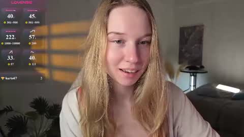 Snapshot of sinner_eve chatting on June 17, 3:31 am Aurora online show from June 17, 3:31 am