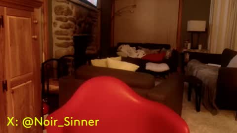 Snapshot of sinnernoir chatting on October 30, 5:31 am My Name Is..............................John online show from October 30, 5:31 am