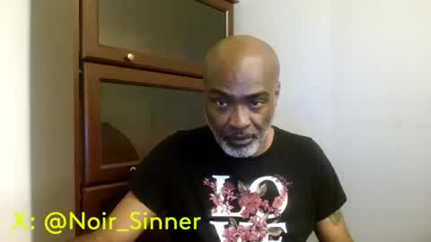 Snapshot of sinnernoir chatting on May 5, 4:42 am My Name Is..............................John online show from May 5, 4:42 am