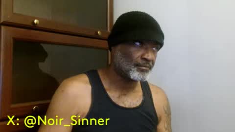 Snapshot of sinnernoir chatting on May 7, 4:07 am My Name Is..............................John online show from May 7, 4:07 am