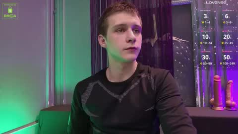 Snapshot of sinntouch chatting on January 7, 3:36 pm MARK online show from January 7, 3:36 pm