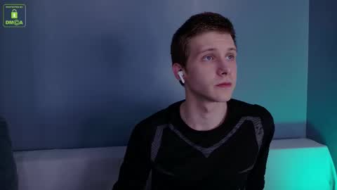 Snapshot of sinntouch chatting on February 6, 3:37 pm MARK online show from February 6, 3:37 pm