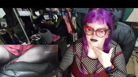 Sinstress hemlock online show from June 25, 5:12 am