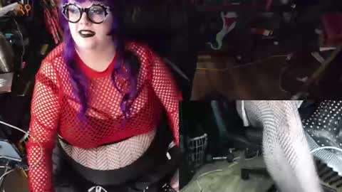 Sinstress hemlock online show from July 26, 1:25 am