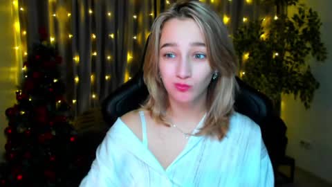 Snapshot of sinty_noria chatting on December 30, 8:10 am Sinty Noria online show from December 30, 8:10 am