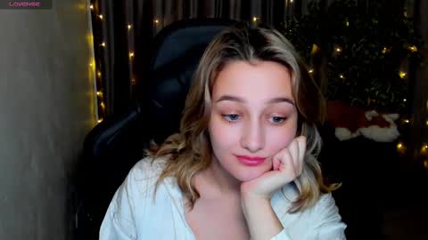 Snapshot of sinty_noria chatting on February 12, 7:34 am Sinty Noria online show from February 12, 7:34 am