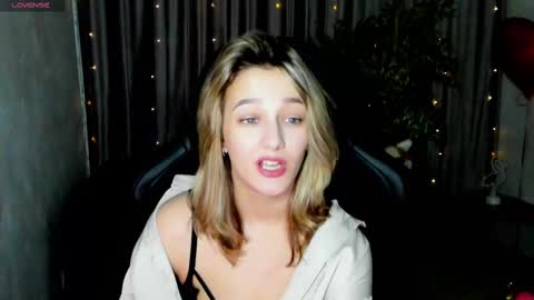 Snapshot of sinty_noria chatting on February 19, 4:44 am Sinty Noria online show from February 19, 4:44 am