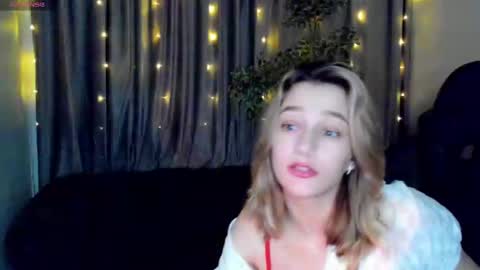 Snapshot of sinty_noria chatting on February 26, 4:14 am Sinty Noria online show from February 26, 4:14 am