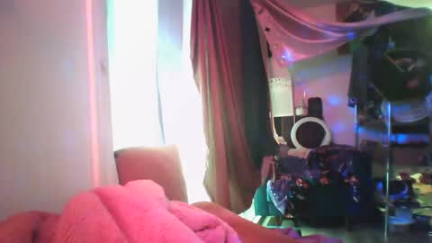 Siofra online show from February 2, 9:34 pm