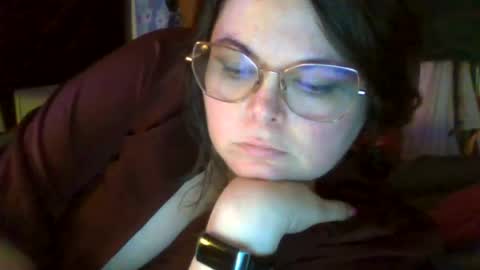 Snapshot of siofra chatting on October 15, 9:53 am Siofra online show from October 15, 9:53 am