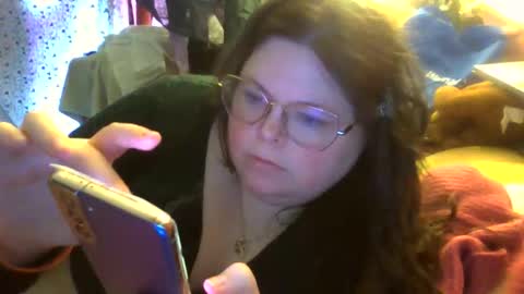 Snapshot of siofra chatting on April 5, 6:16 pm Siofra online show from April 5, 6:16 pm