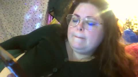 Snapshot of siofra chatting on April 6, 10:22 pm Siofra online show from April 6, 10:22 pm