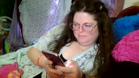 Snapshot of siofra chatting on April 11, 9:41 pm Siofra online show from April 11, 9:41 pm