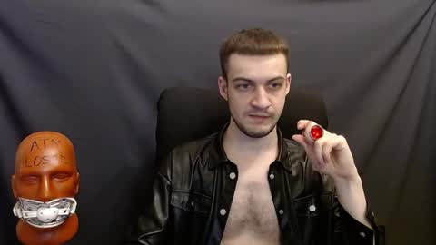 Sir Damien online show from December 22, 3:00 am