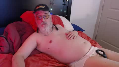 Snapshot of sirbeercan chatting on February 10, 8:07 am sir beer can the friendly hermit online show from February 10, 8:07 am