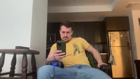 Snapshot of sirbubblesworth chatting on April 2, 2:53 am sirbubblesworth online show from April 2, 2:53 am