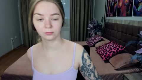 SirenaBloom online show from May 11, 4:29 am