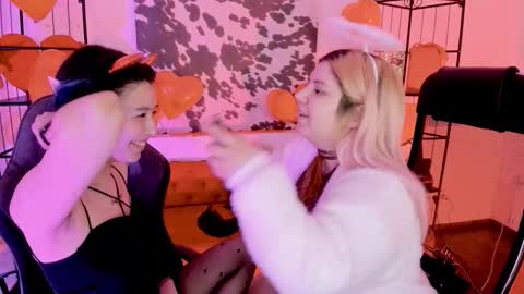 Snapshot of sirenmystique chatting on February 13, 7:43 pm Si online show from February 13, 7:43 pm