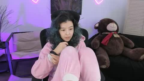 Snapshot of sirenmystique chatting on March 7, 7:27 am Si online show from March 7, 7:27 am