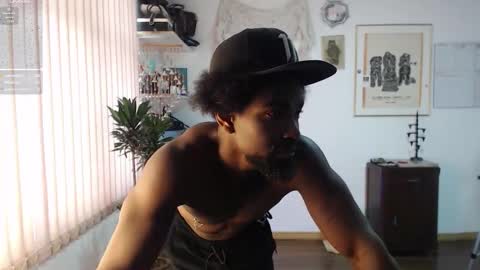 Snapshot of siriss_boyrag chatting on October 23, 6:28 pm siriss_boyrag online show from October 23, 6:28 pm