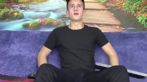 Snapshot of sirredy chatting on October 27, 6:01 pm Edy online show from October 27, 6:01 pm