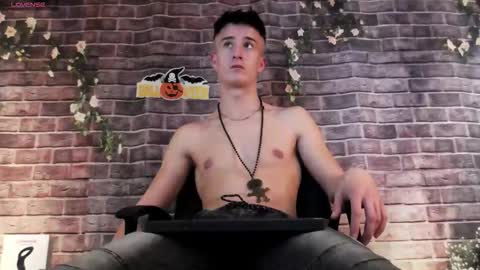 Snapshot of sirredy chatting on October 30, 6:08 pm Edy online show from October 30, 6:08 pm