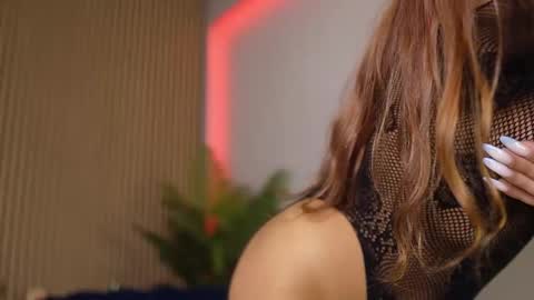 Dee online show from November 2, 8:44 pm