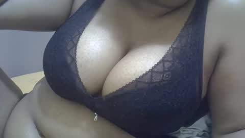 Snapshot of sisibrown97 chatting on February 28, 9:43 am brown online show from February 28, 9:43 am